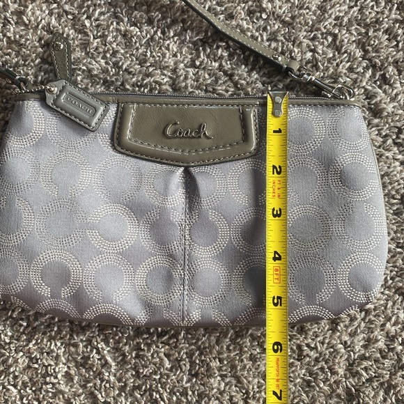 Coach EUC Ashley Gray Logo Dotted Signature Wristlet Wallet - Picture 7 of 16